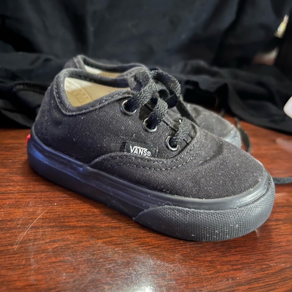 4c black vans